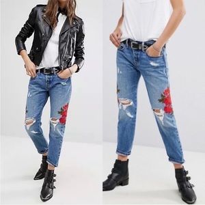 Levi’s 501 tappered crop embroidered rose destroyed jeans faded